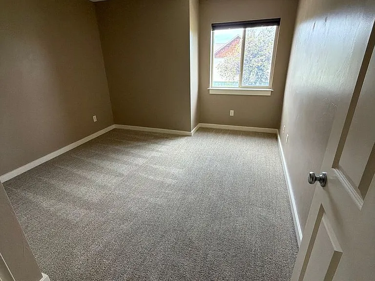 712 Forestglen Dr #A — Photo 10