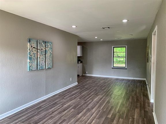3rd image of 2101 Irene Dr