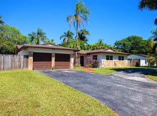 8865 SW 183rd Ter, Palmetto Bay, FL 33157