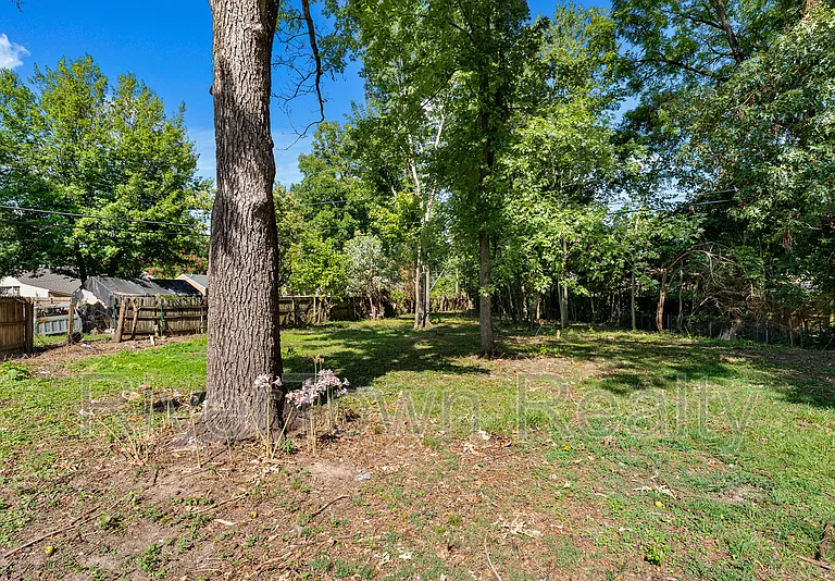 810 Indian Dr — Photo 26