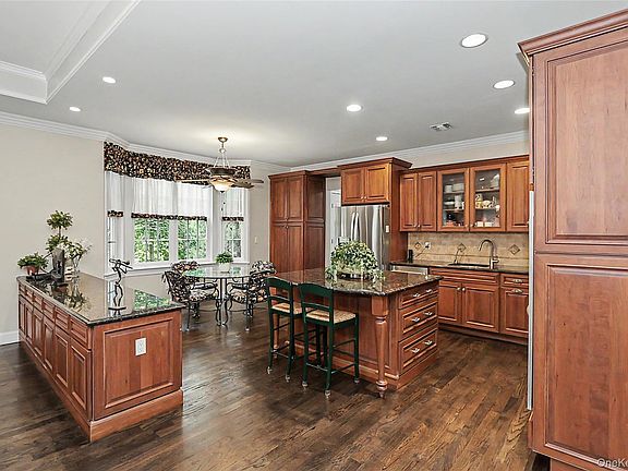 5th image of 398 Altessa Boulevard