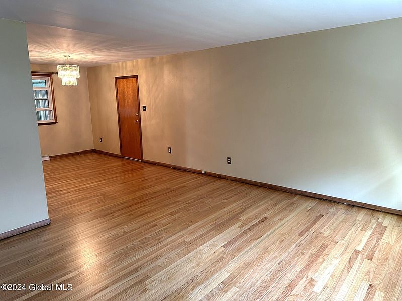 2nd image of 10 Francis Street