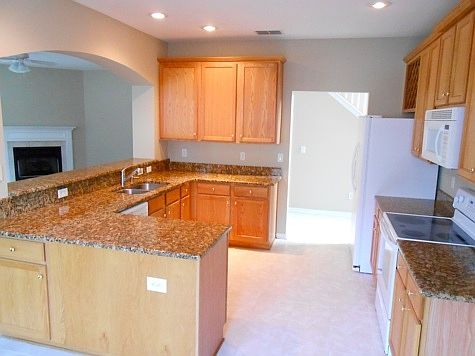 3rd image of 11819 Magnolia Falls Dr