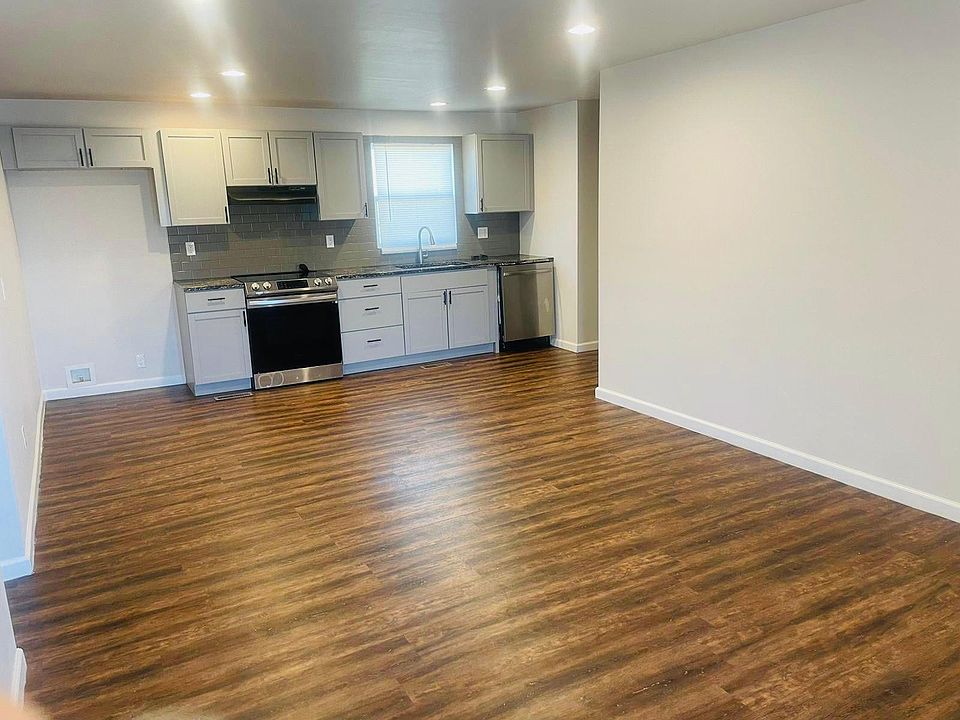 2nd image of 1301 N Oliver Ave
