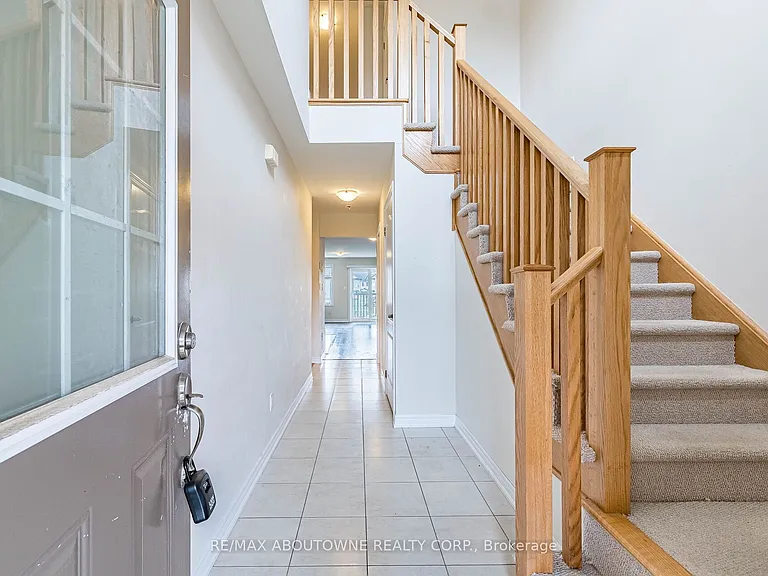 81 Pettitt Dr — Photo 4