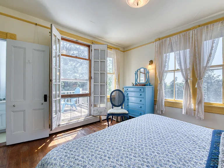 100 Maple Ln — Photo 12