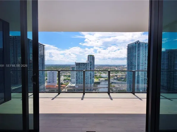 68 SE 6th St, Miami, FL