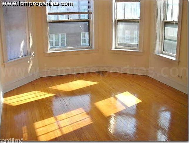 1st image of 2200 W Foster Ave APT 2206-3