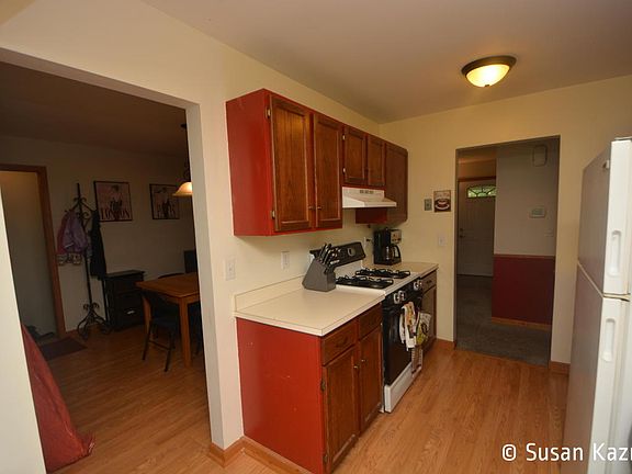 5th image of 612 Ferndale Ave NW