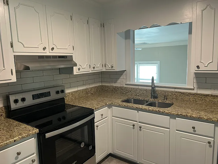 3517 Northern Hills Dr — Photo 3