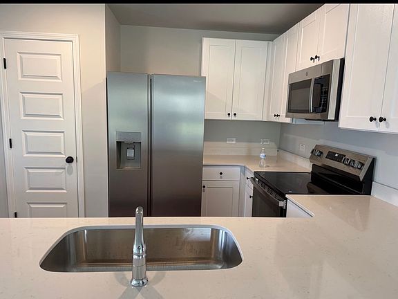 5th image of 1098 Cooper Hawk Ln #1098