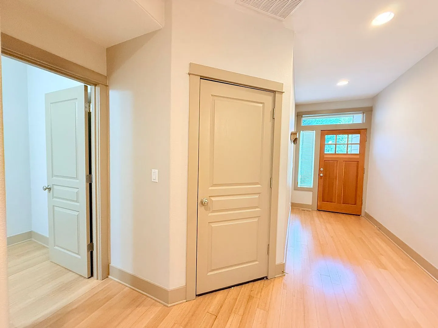 Spacious 3 Bedroom Townhome with Huge Bonus Room! — Photo 3