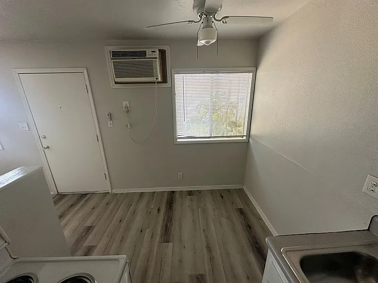 2839 Judson Ave — Photo 3