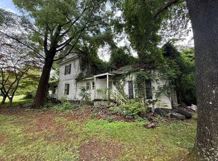 110 Whittle St, Chatham, VA 24531