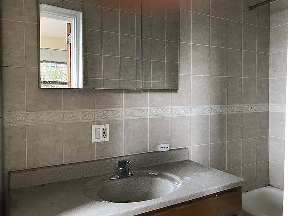 5th image of 144-80 Sanford Ave APT 4G