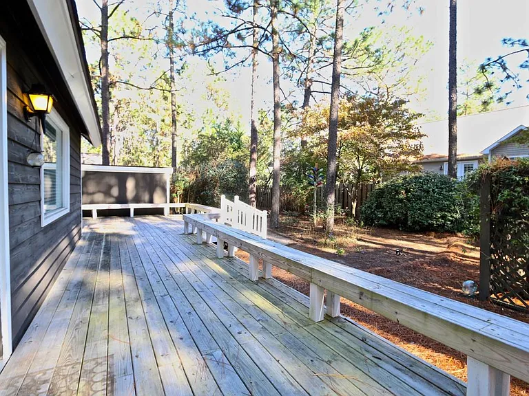 1595 Longleaf Dr E — Photo 10