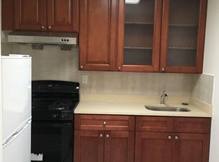 27140 77th Rd, New Hyde Park, NY 11040