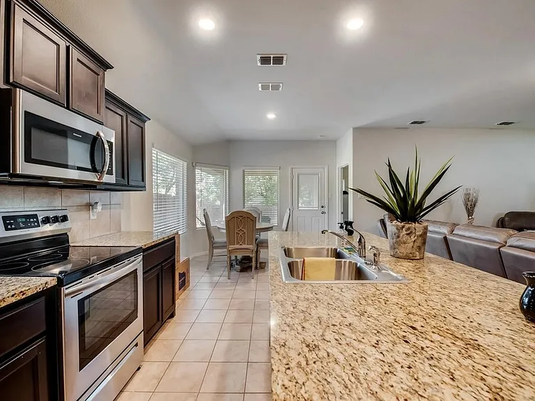 8244 Brashear Trl — Photo 5