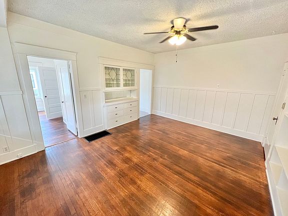 3rd image of 2016-2020 E 3rd St #2018