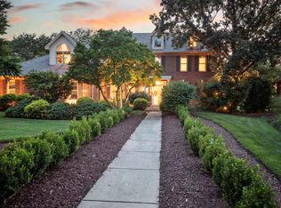 1260 Radford Dr, Aurora, IL 60502