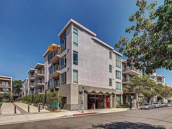 5th image of 111 S De Lacey Ave Unit 204