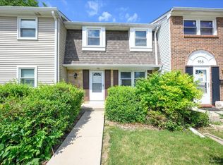 936 Cardiff Ct, Schaumburg, IL 60194
