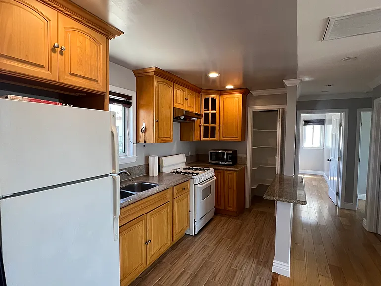 4412 Russell Ave — Photo 17