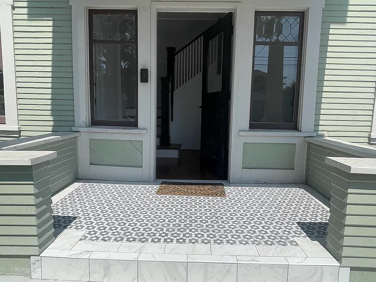 1066 Robinson Ave #1 — Photo 3