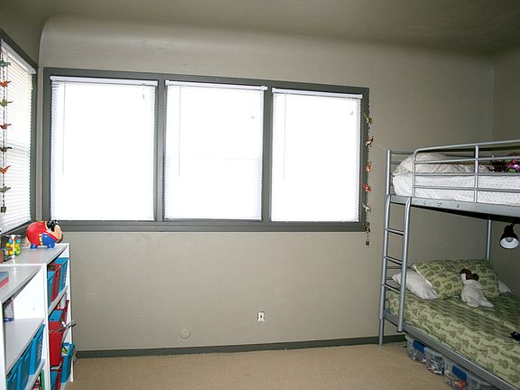 4th image of 1202 NE Sunrise St
