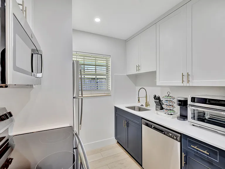 934 NW 4th Ave #4 — Photo 7