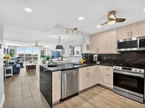 3581 S Ocean Boulevard #5-D, South Palm Beach, FL 33480