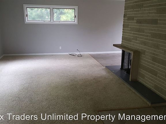 2nd image of 2122 W Sussex Dr