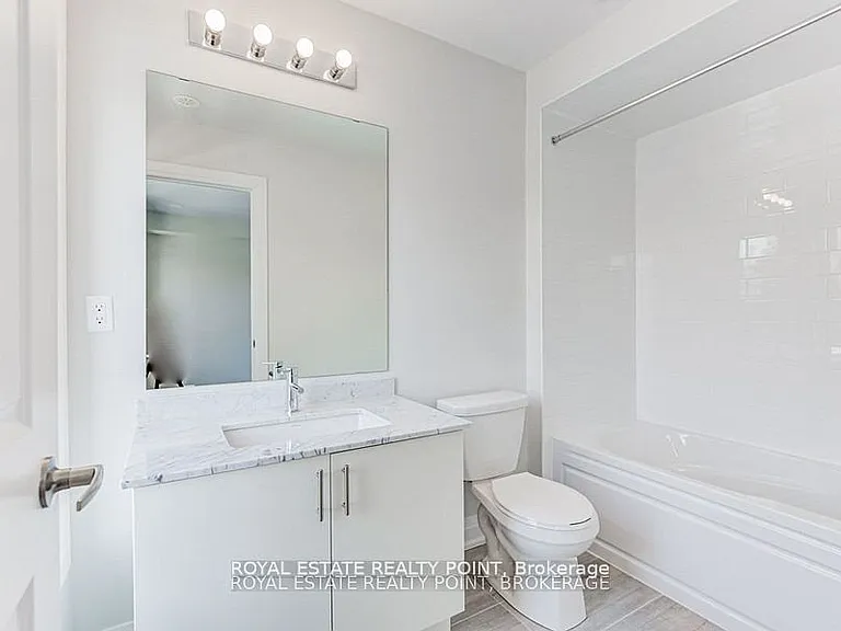 12 Creekbank Rd #UPPER — Photo 11