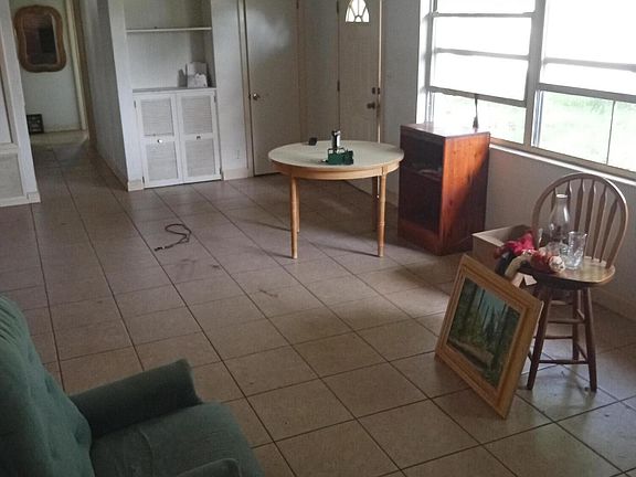 4th image of 1052 Tanglewood Ln