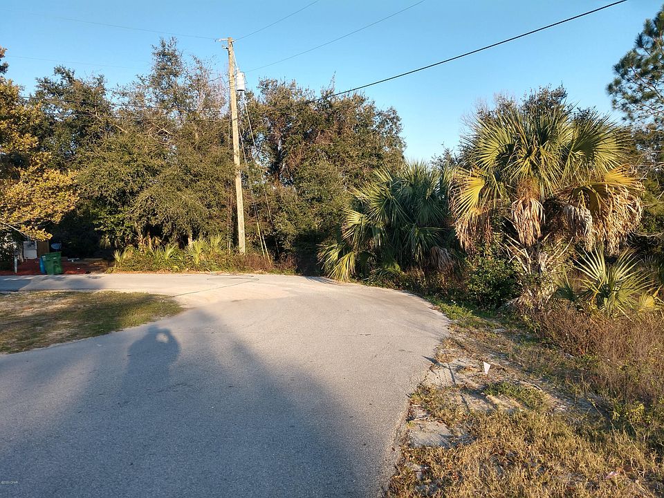 2nd image of 110 Lakeside Cir