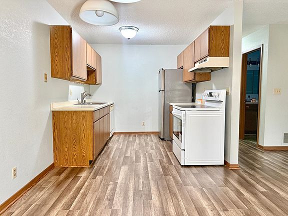 3rd image of 2129 49th Way E