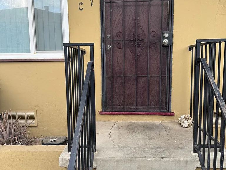 4327 Altadena Ave — Photo 2