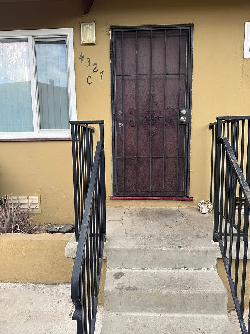 Building Photo - 4327 Altadena Ave