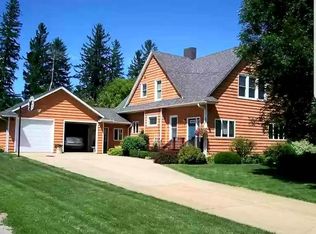 301 E Watson St, Garnavillo, IA 52049