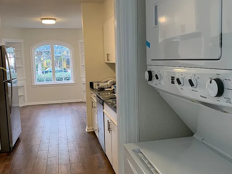 1558 Shasta Ave — Photo 9