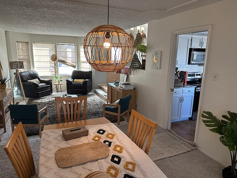 6825 Vivian Dr NE — Photo 38