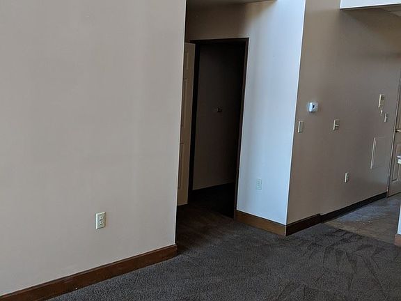 4th image of 1015 W 31st St APT G04