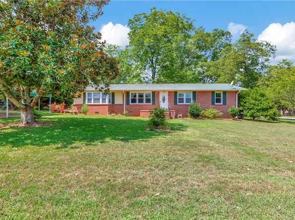 105 Washington St, Iva, SC 29655