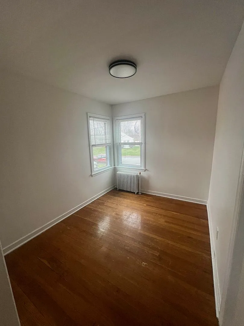 Hillcrest Garden Apartments — Photo 3