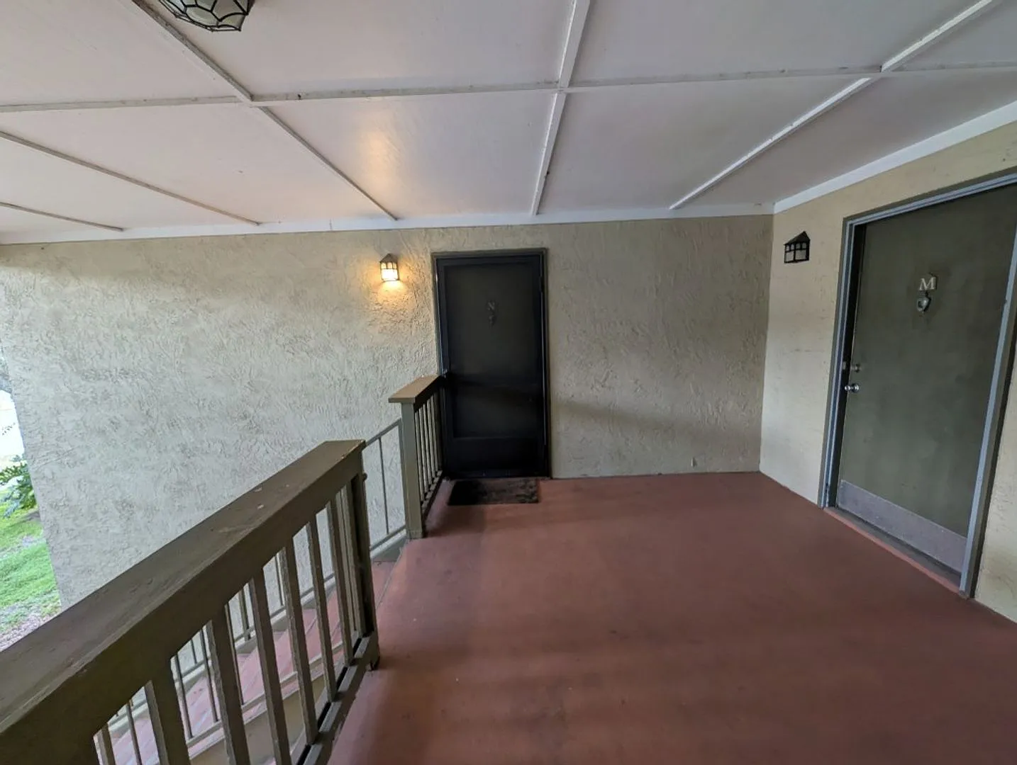 2nd FL Condo 1/1 Updated — Photo 3