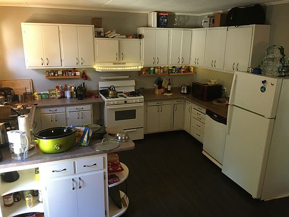 4th image of 125 Farm St