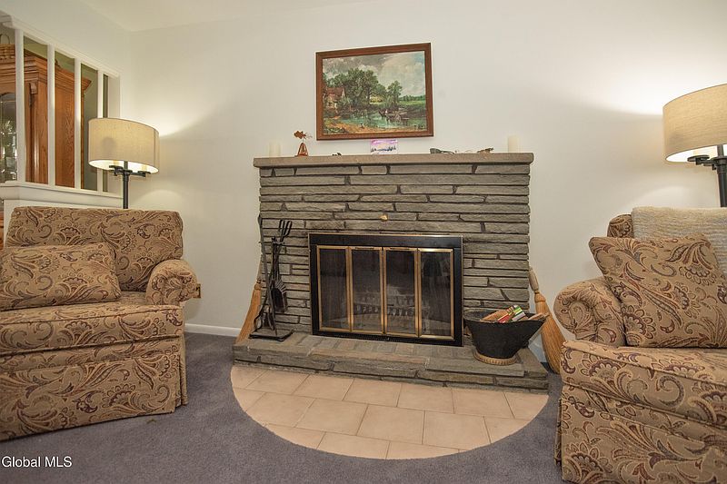 5th image of 1046 Manas Drive