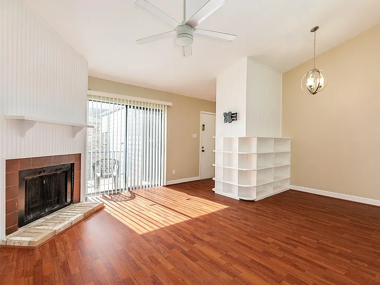 7140 N Holiday Dr — Photo 8