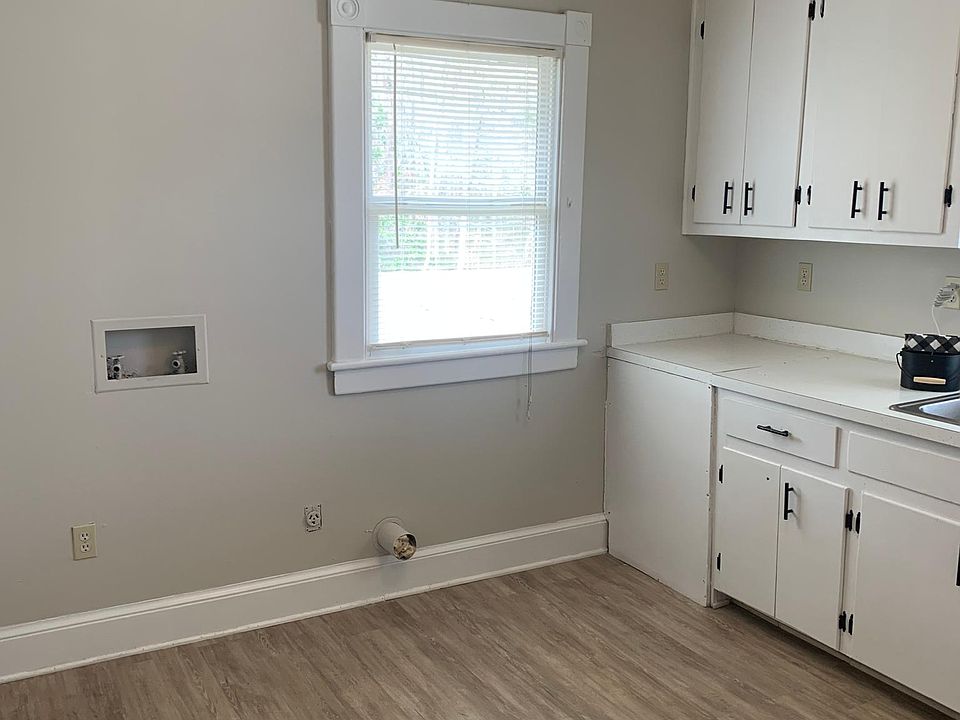 2nd image of 1007 Badham Rd #B