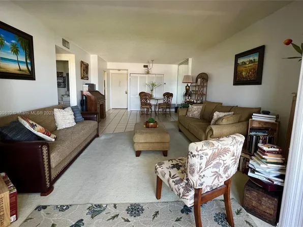 4330 Hillcrest Dr APT 906, Hollywood, FL 33021